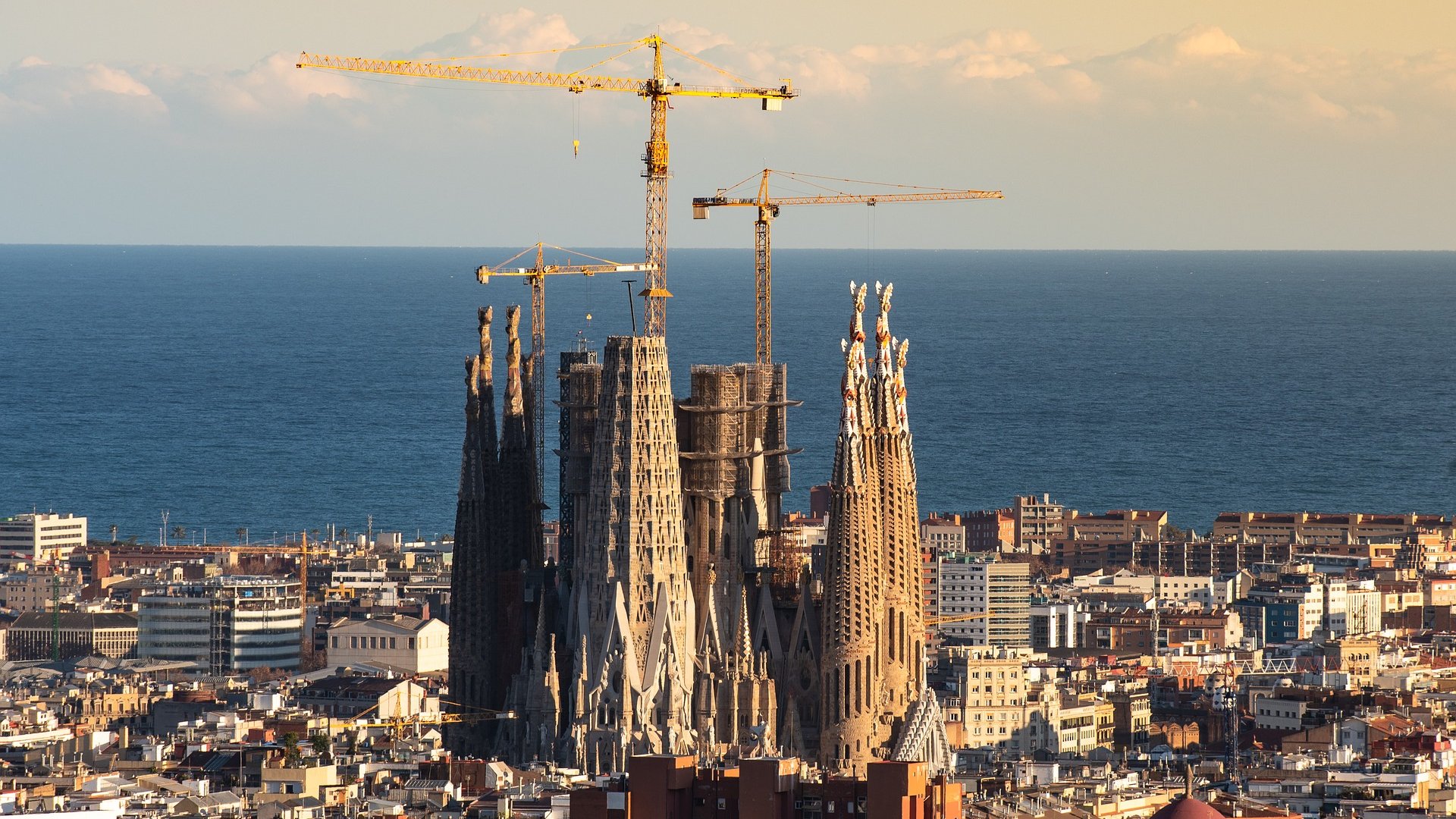 Celebrate Sitges Carnival & Barcelona – 5-Day Catalonia Group Tour