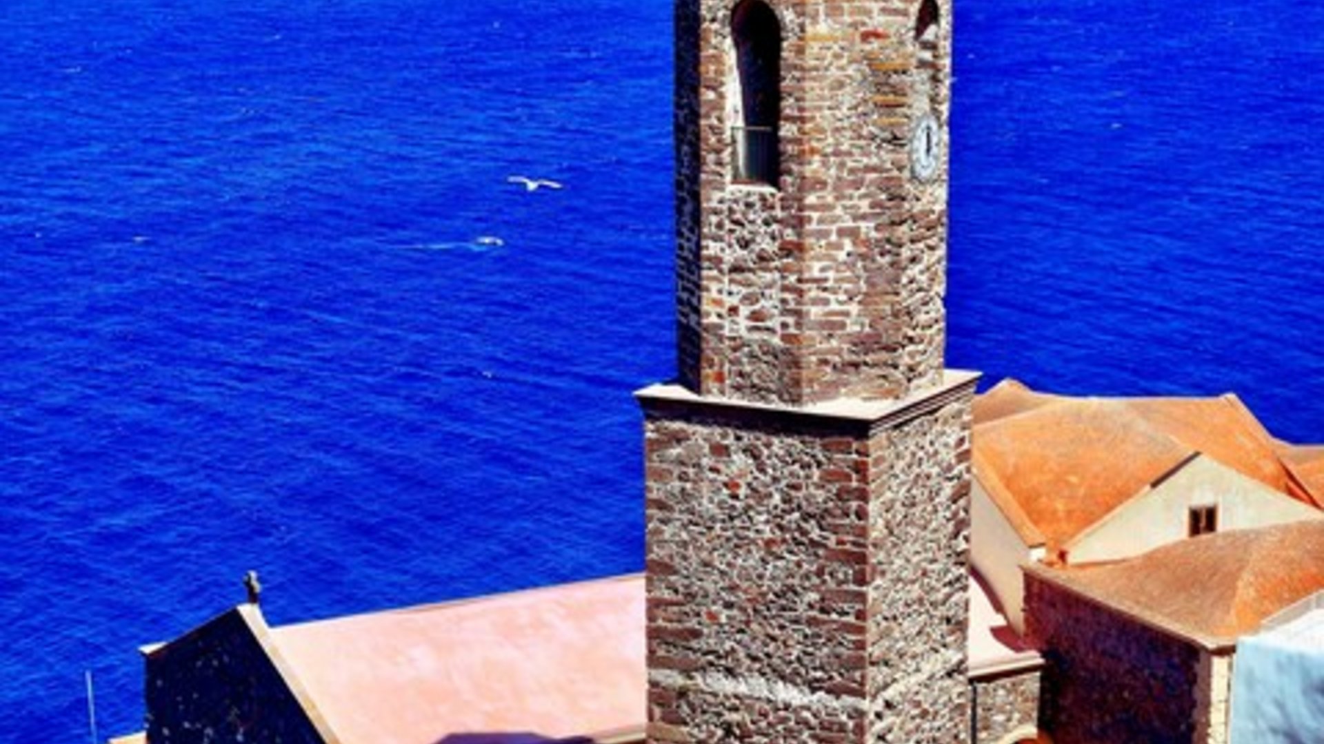 Sardinia Hiking Tour: Emerald Coast, La Maddalena & Corsica – DMC Italy