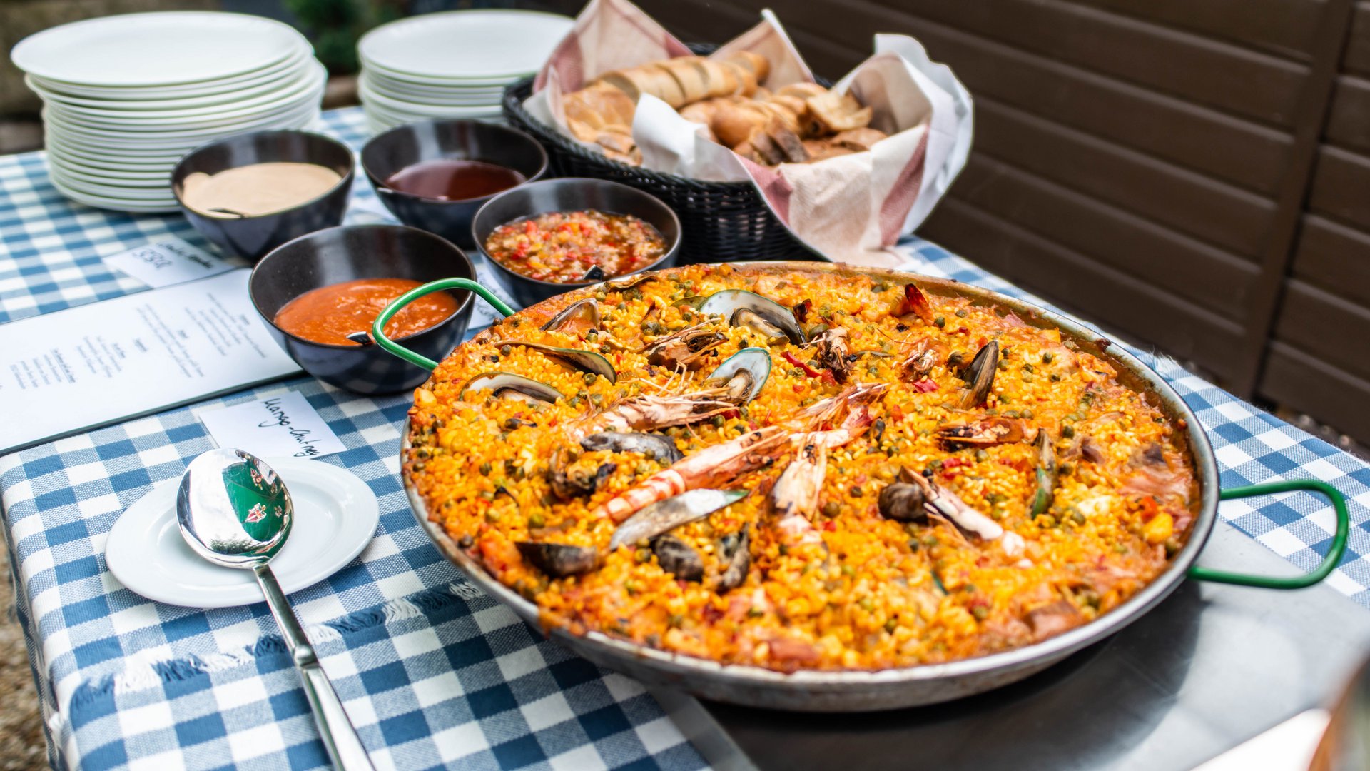 Barcelona & Valencia Group Tour: Vermouth, Paella & Culture – Iberia DMC Barcelona & Valencia Group Tour: Vermouth, Paella & Culture – Iberia DMC