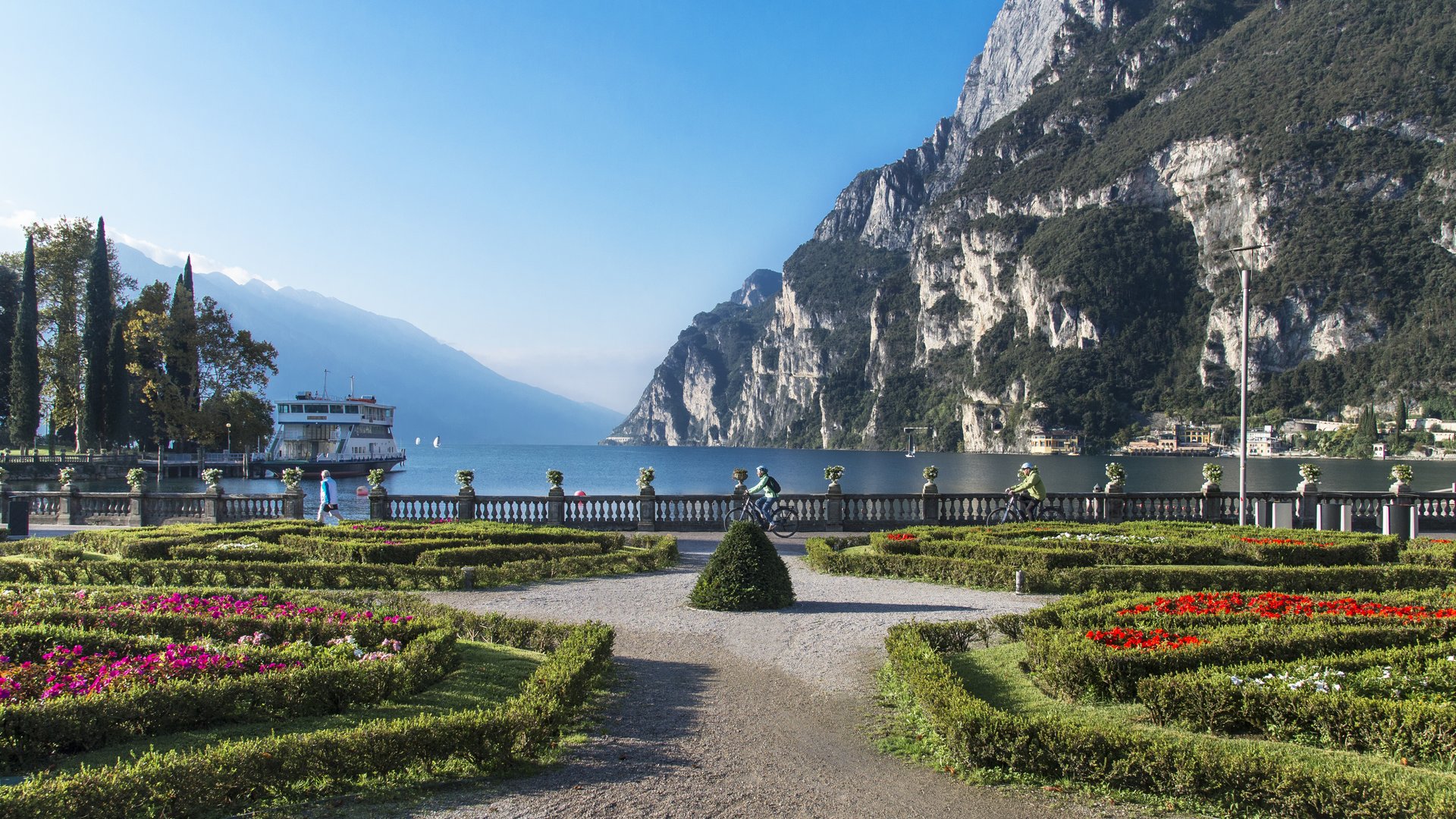 Nördlicher Gardasee - 3* Hotel Centrale | Gardasee, immer eine Reise wert! Nördlicher Gardasee - 3* Hotel Centrale | Gardasee, immer eine Reise wert!