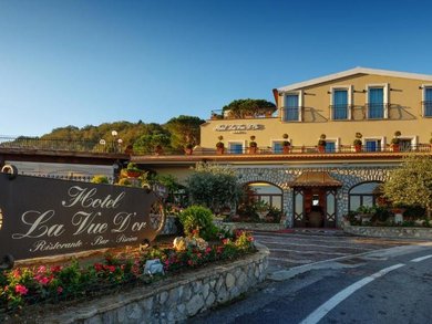 Kampanien - 4* Moxy Hotel Pompei | Auf Streifzug durch den Golf von Neapel Kampanien - 4* Moxy Hotel Pompei | Auf Streifzug durch den Golf von Neapel