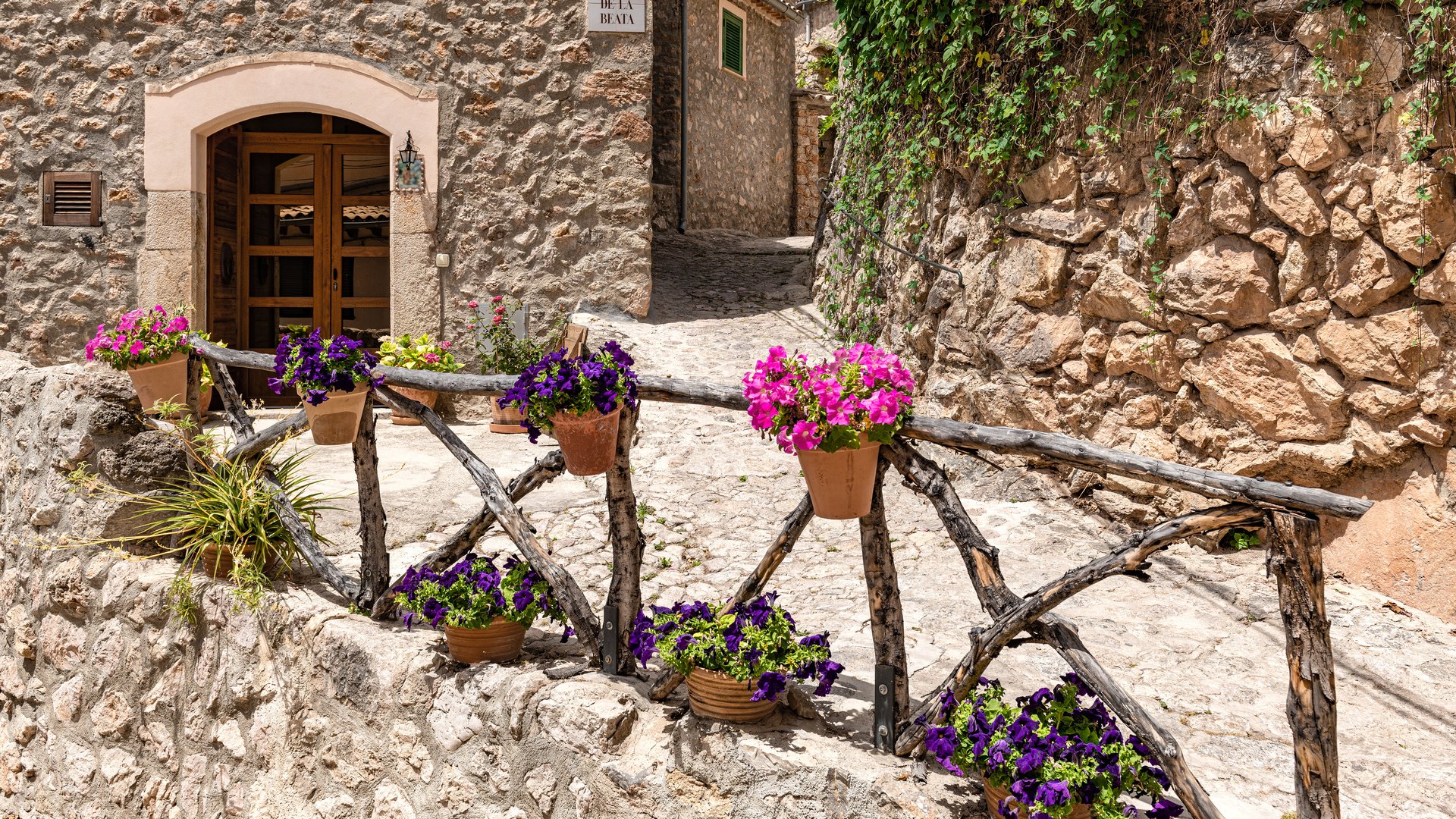 Group Tours to Mallorca: Almond Blossom & Scenic Highlights Group Tours to Mallorca: Almond Blossom & Scenic Highlights