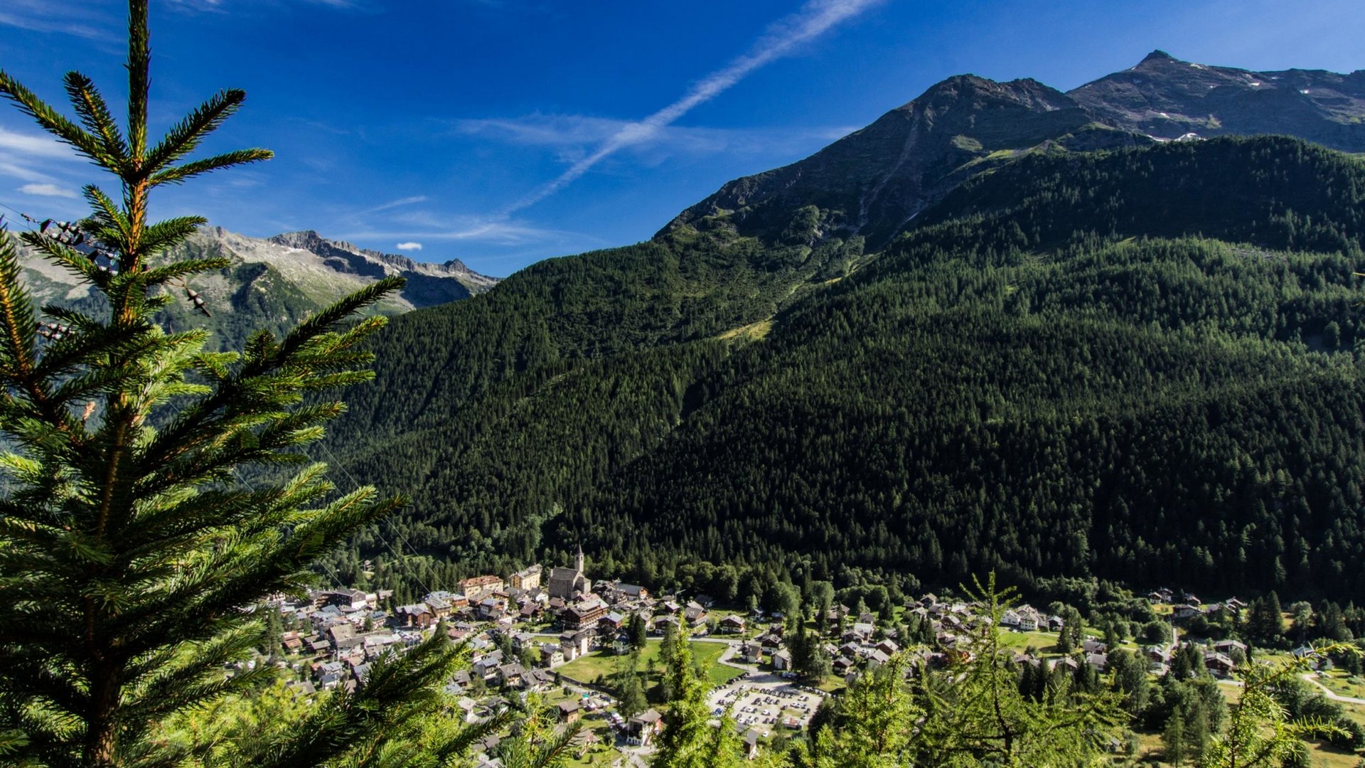 Explore the Italian Lakes: Hiking, History & Scenic Beauty for Group Tours