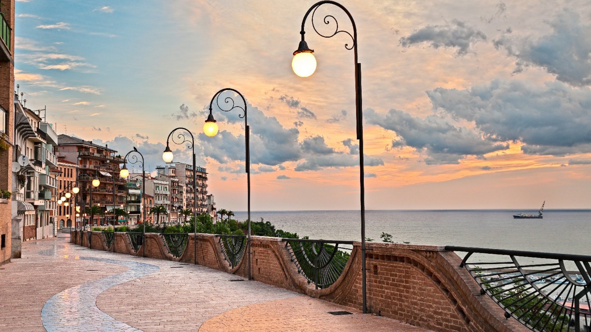 Marche, Abruzzo e Molise - Borghi d’Abruzzo Marche, Abruzzo e Molise - Borghi d’Abruzzo
