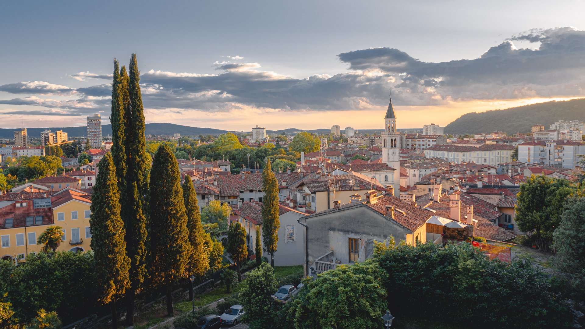 Slowenien - Grenzländer: Slowenien und Italien Slowenien - Grenzländer: Slowenien und Italien