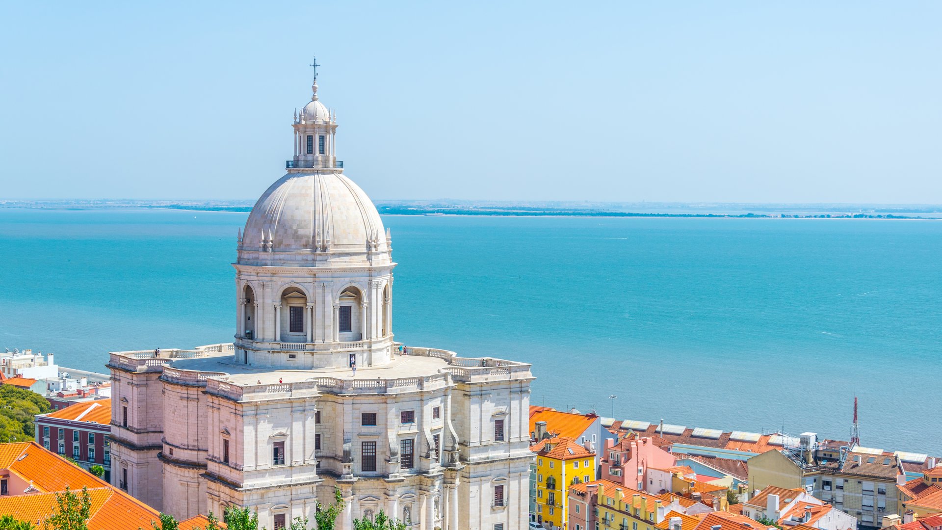 Budget-Friendly Lisbon City Break for Groups
