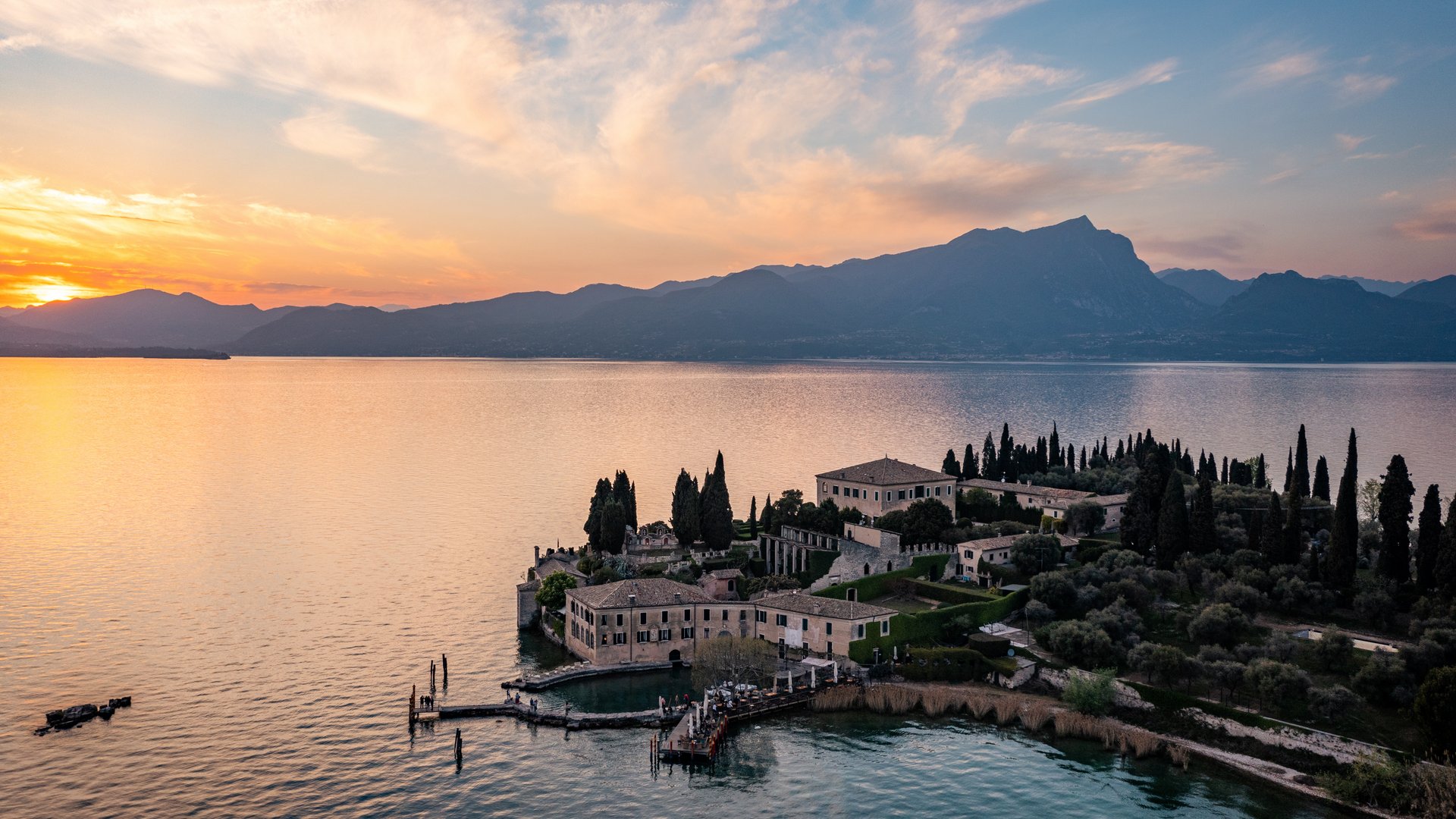 Cycling & Culinary Pleasures Around Lake Garda: Villages, Vineyards & Verona