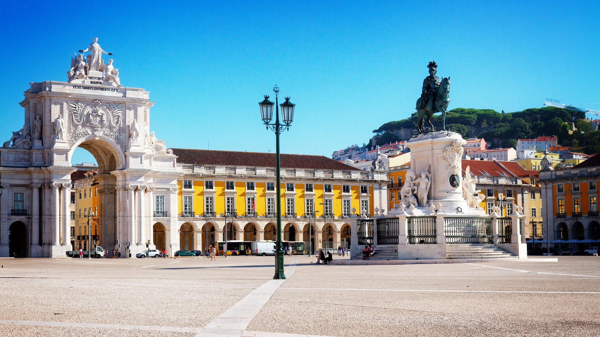 Lisbon & Algarve Highlights – 8-Day Culture & Coast Group Tour