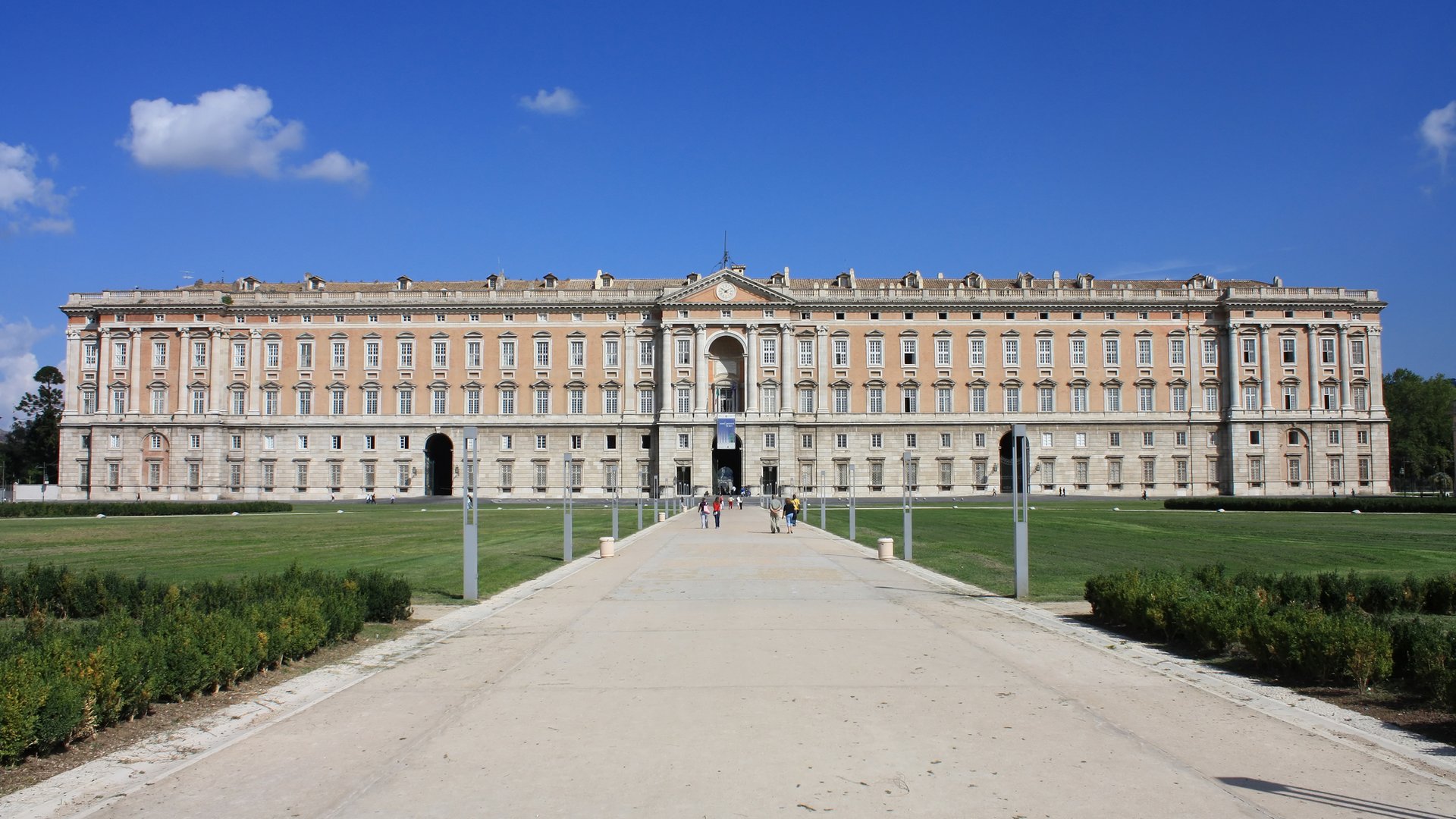 Campania - Campania reale e giardini segreti Campania - Campania reale e giardini segreti