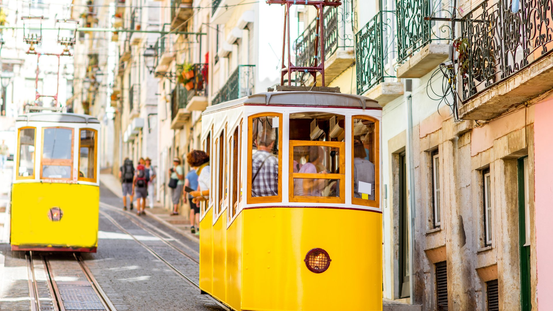 Budget-Friendly Lisbon City Break for Groups