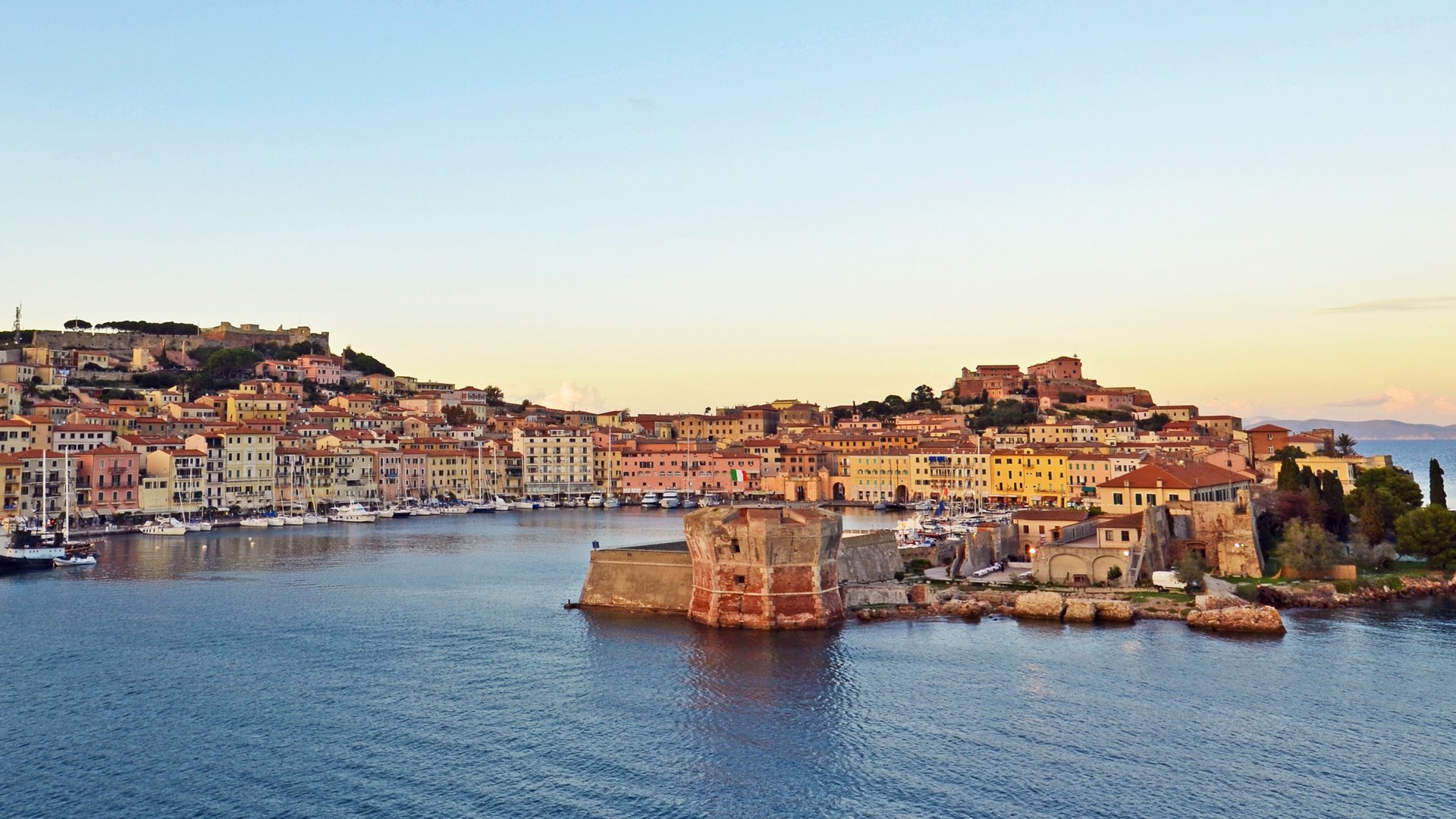Toscana - Panorami e storie dell’Elba