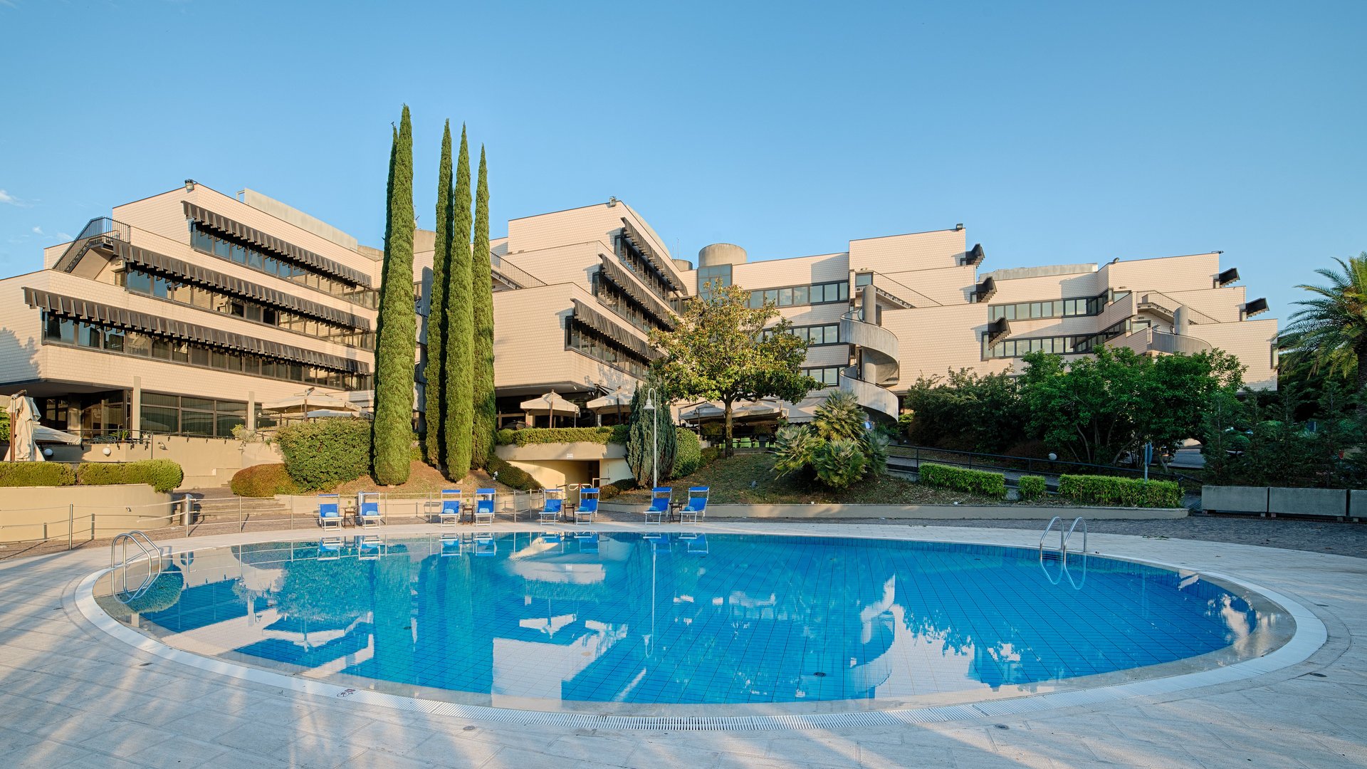 Rom - 4* Hotel NH Roma Villa Carpegna | Alle Wege führen nach Rom