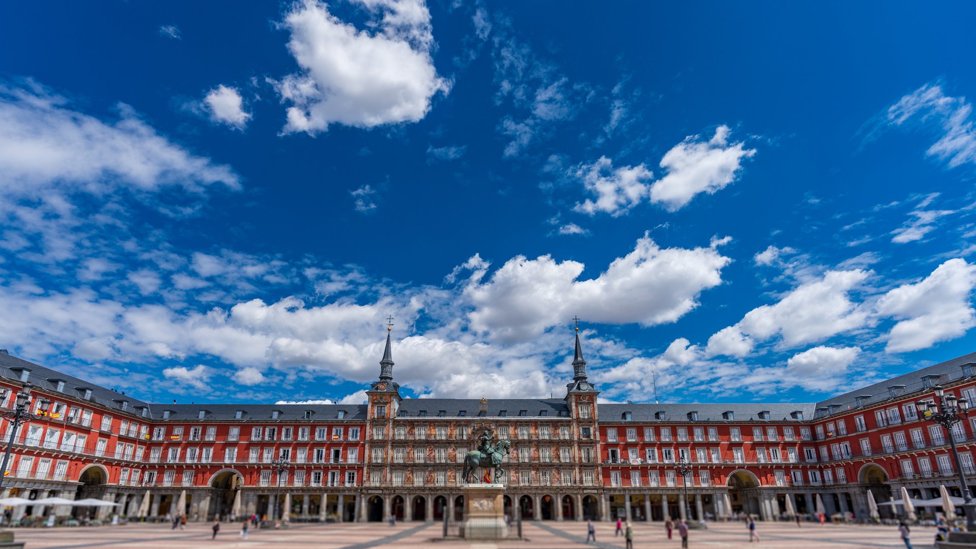 Budget-Friendly Madrid City Breaks for Groups