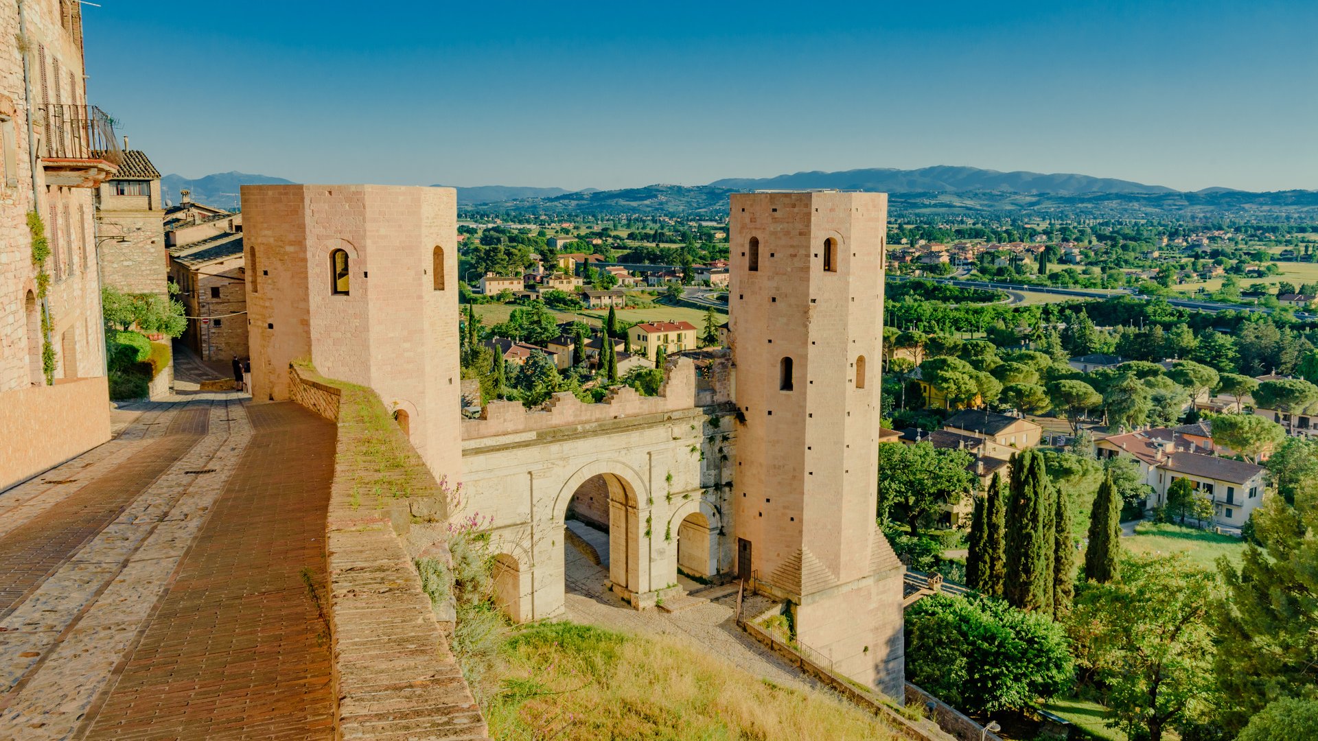 Religious Tour through Italy: Walk the Via Francigena from Assisi to Rome