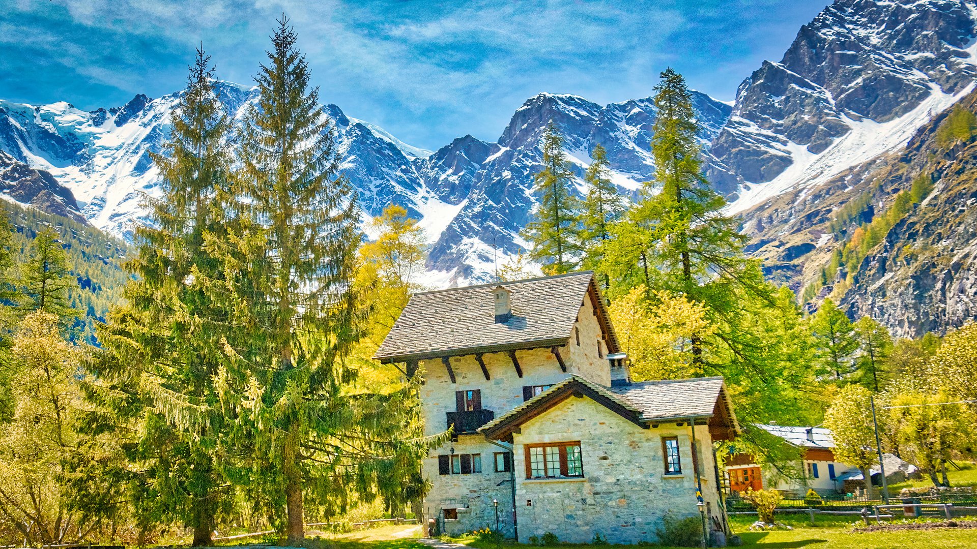 Explore the Italian Lakes: Hiking, History & Scenic Beauty for Group Tours