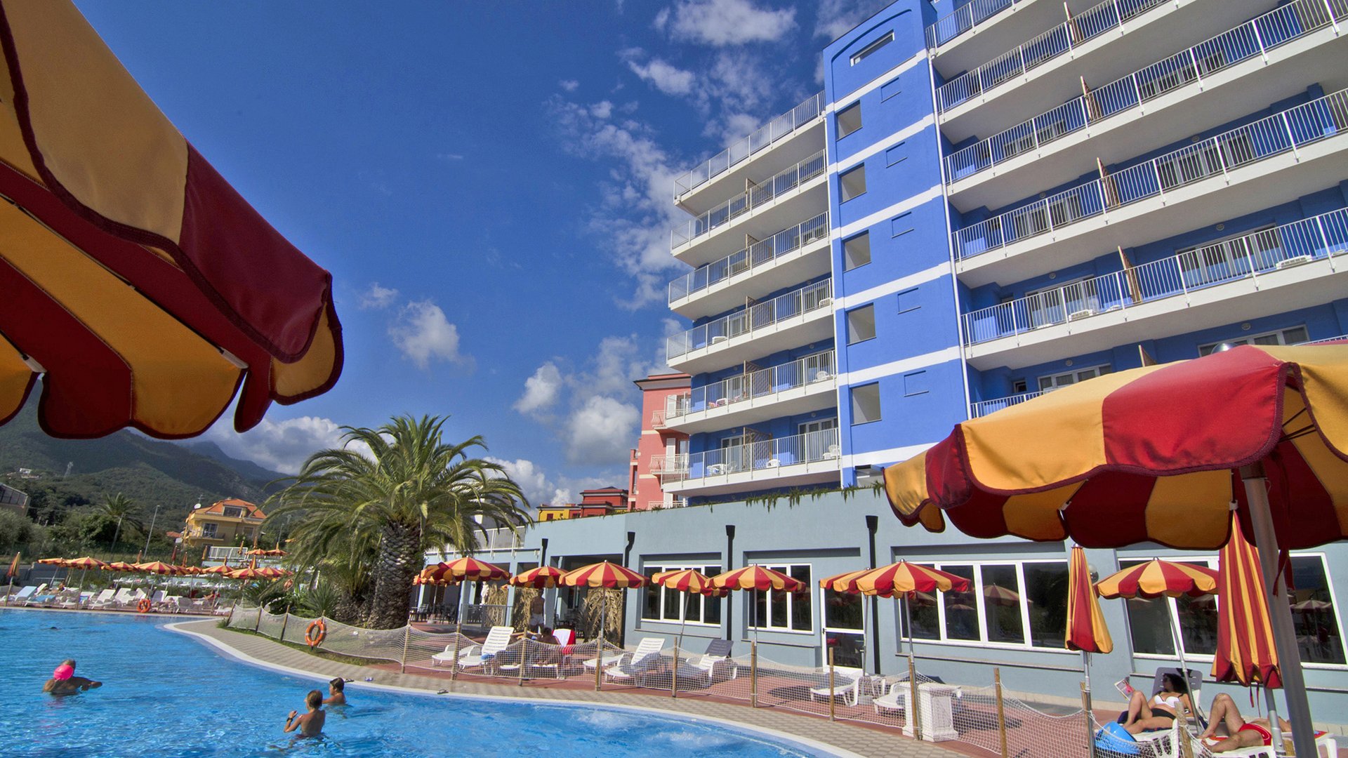 Italian & French Riviera Culture & Glamour Tour: Sanremo & Montecarlo