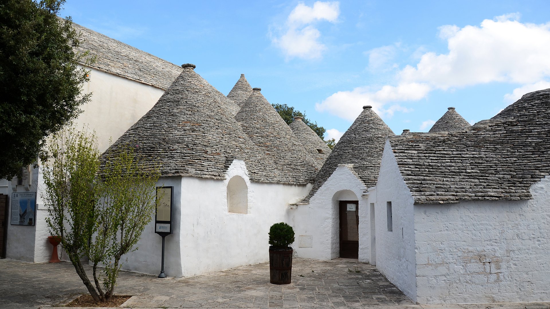 Puglia Experience Tour: Grape Stomping, Matera & Trulli | DMC Italy