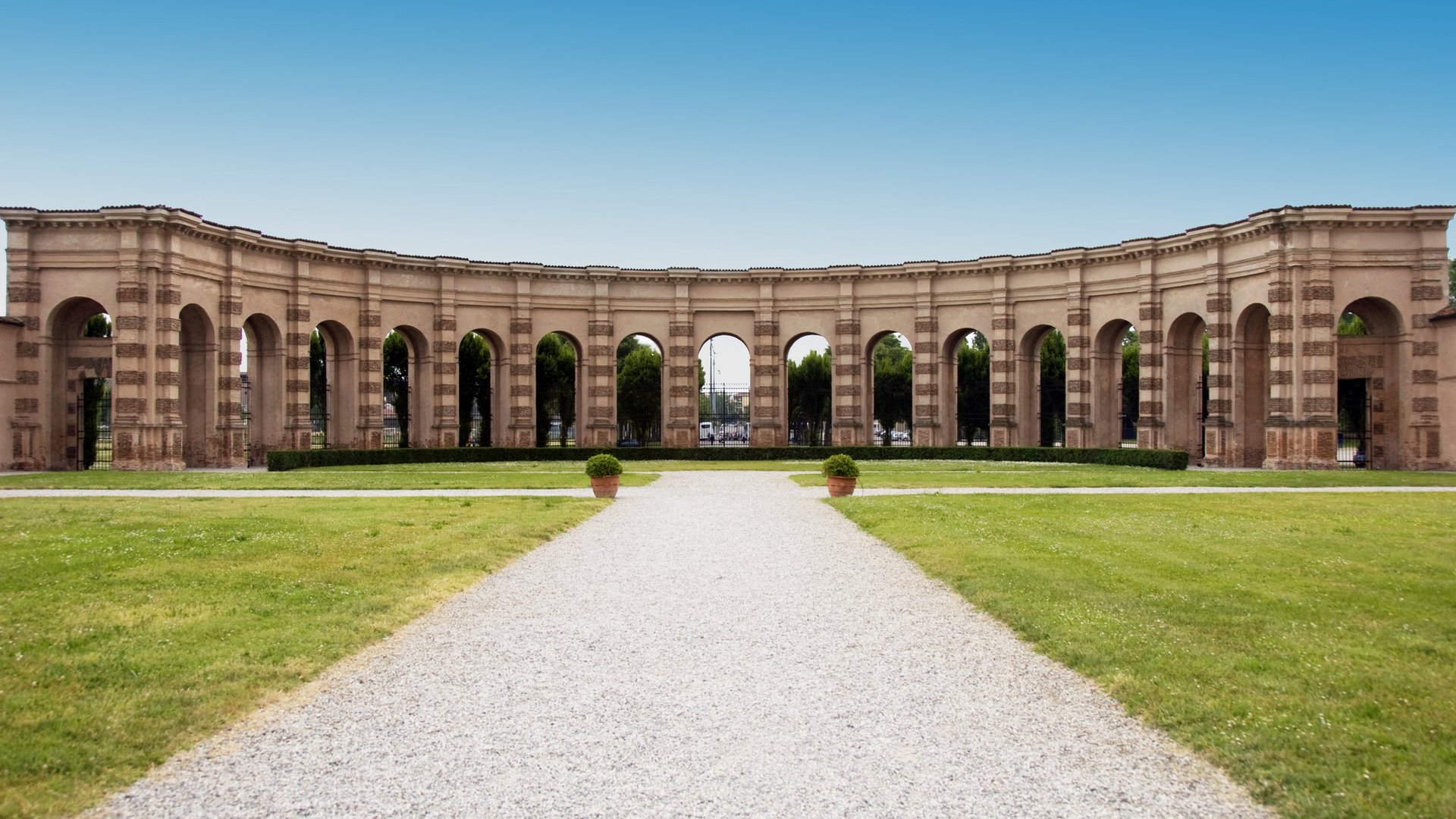 Lombardia e i suoi laghi - Mantova e la fioritura del loto