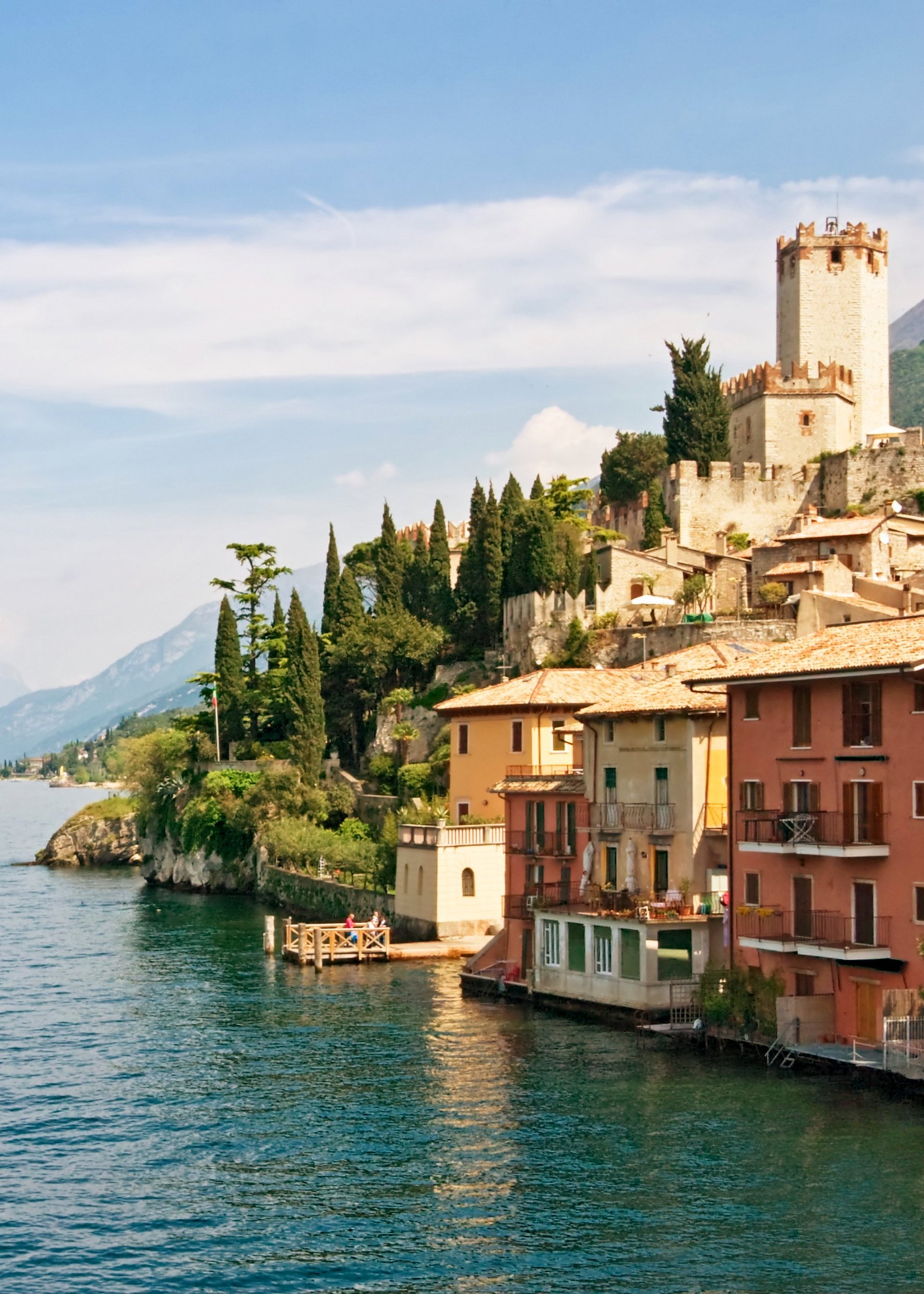 Captivating Italian Lakes Tour | Scenic Boat Trips & Villas Lake Garda Tours for Groups