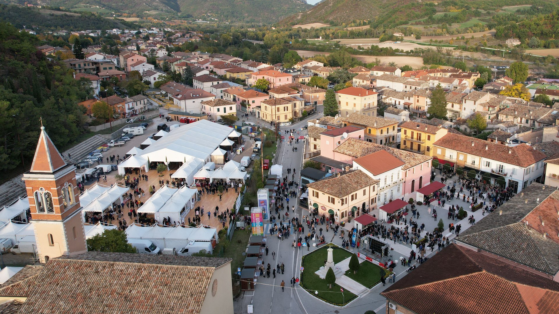 Marken - Trüffelfest in Acqualagna Marken - Trüffelfest in Acqualagna