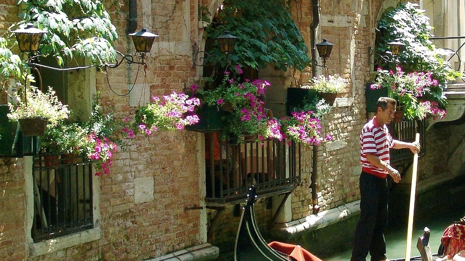 Lake Garda & Venice Group Tour: Gardens & Art Cities | DMC Italy