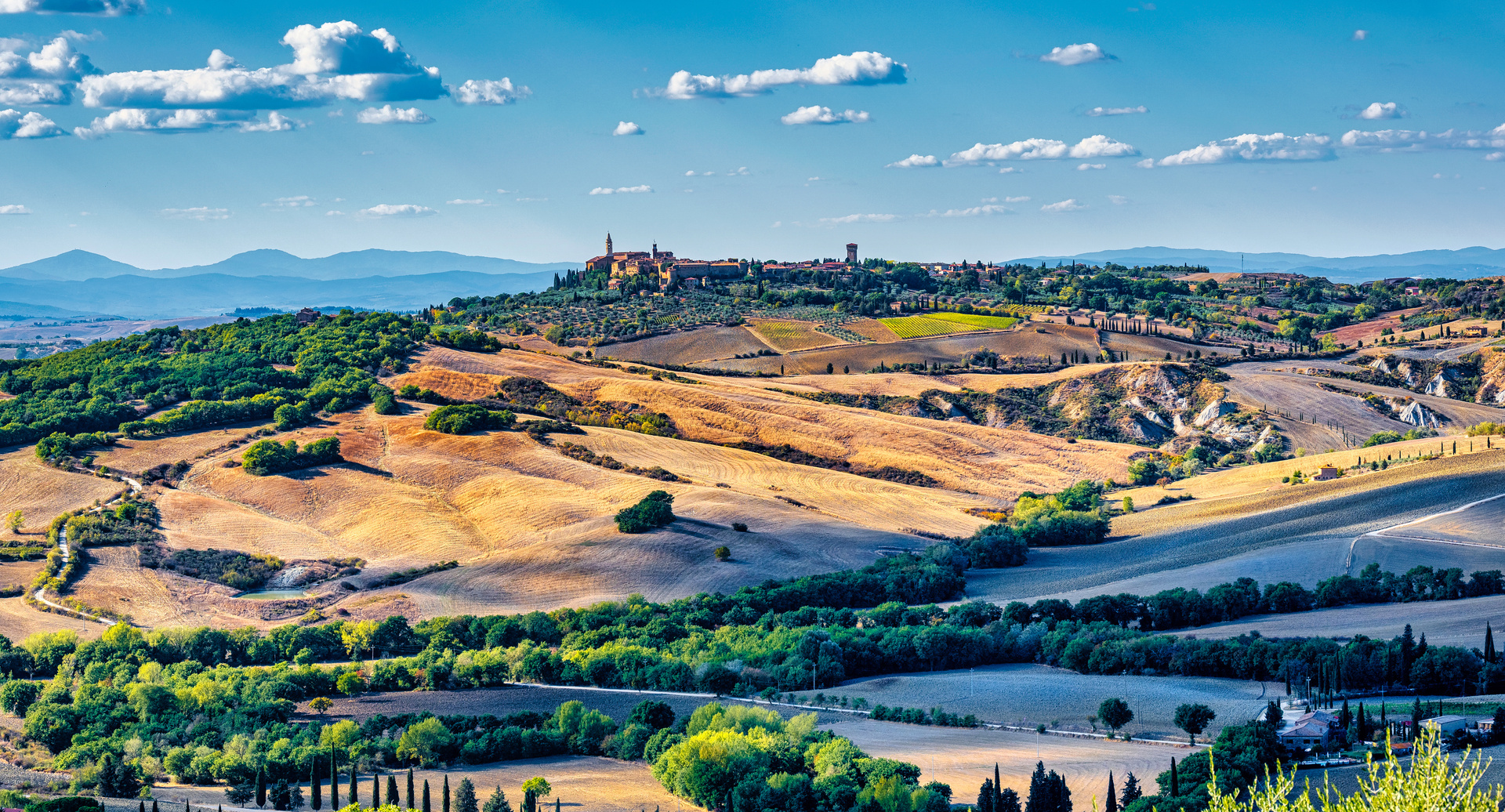 Tuscany & Beyond: A Journey Through Iconic Landscapes, History, and Flavours